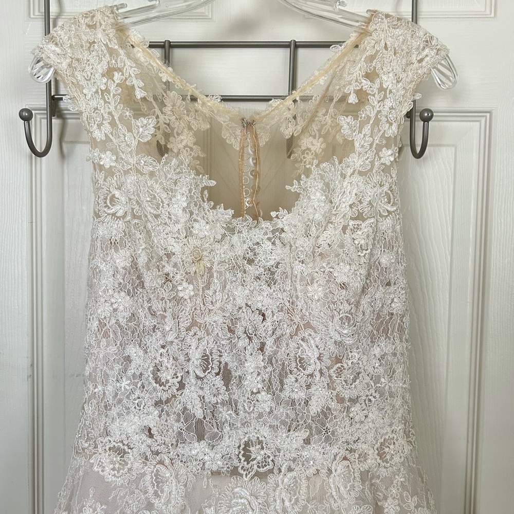 Essence of Australia Elegant Lace Wedding Dress in White - Picture 6 of 9